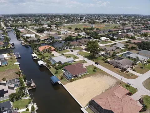 531 SW 40th Ter, Cape Coral, FL 33914