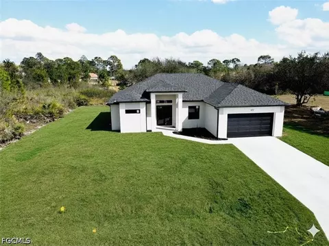 812 Hibiscus Ave, Lehigh Acres, FL 33972