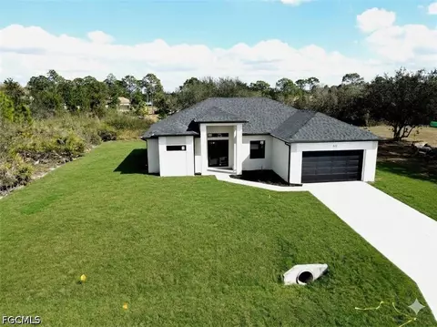 812 Hibiscus Ave, Lehigh Acres, FL 33972