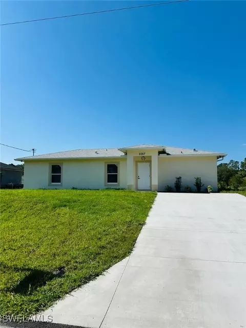 3307 40th St W, Lehigh Acres, FL 33971