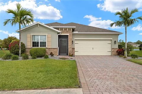 2483 Cagunas Ct, Cape Coral, FL 33909
