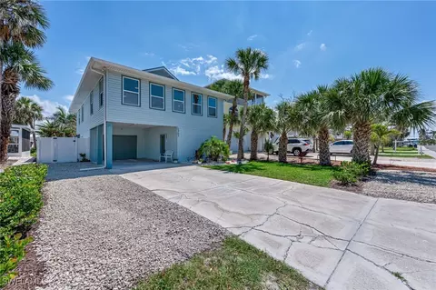 5363 Palmetto St, Fort Myers Beach, FL 33931