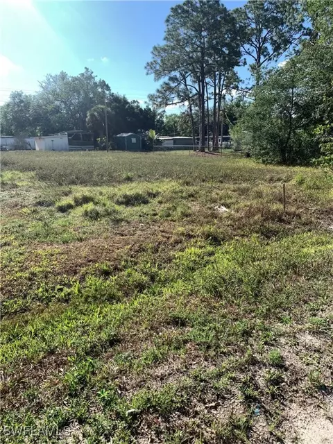 18420 Ace Rd, North Fort Myers, FL 33917