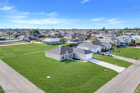 2121 NW 2nd Ave, Cape Coral, FL 33993