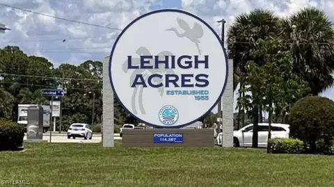 1120 Ectone St E, Lehigh Acres, FL 33974 photo 4