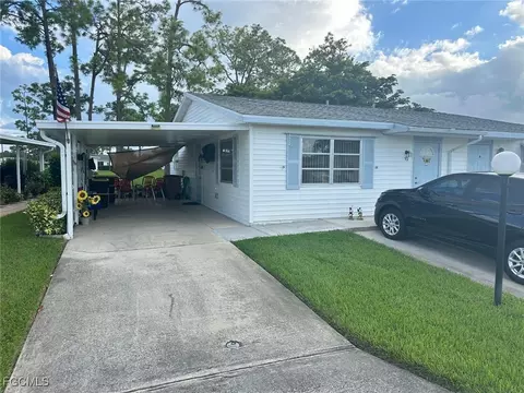 19 Pinewood Blvd, Lehigh Acres, FL 33936