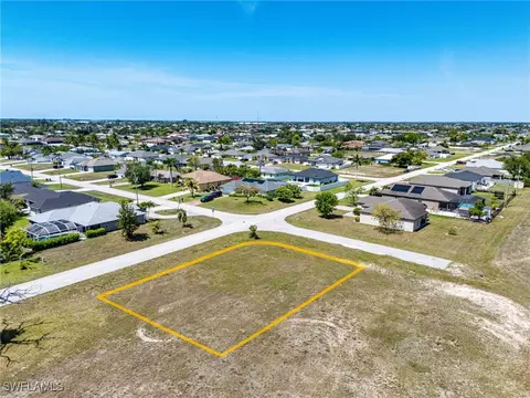 2421 SW 11th Pl, Cape Coral, FL 33914
