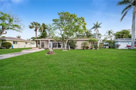 121 SE 44th St, Cape Coral, FL 33904