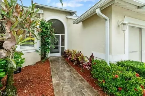 9750 Sassafras Ct, Estero, FL 33928 photo 5