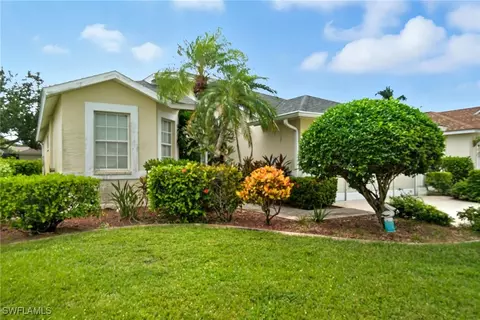 9750 Sassafras Ct, Estero, FL 33928 photo 4