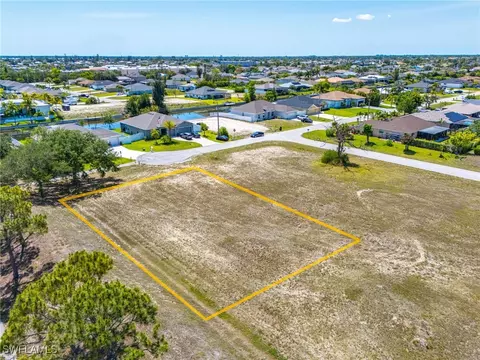 2418 SW 11th Ave, Cape Coral, FL 33914
