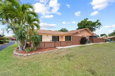 17307 Timber Oak Ln, Fort Myers, FL 33908
