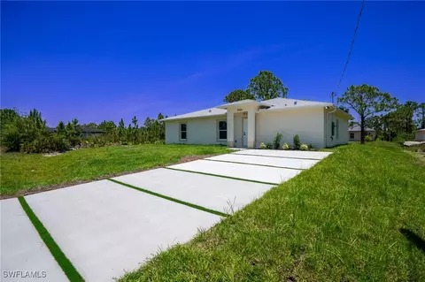 3104 43rd St W, Lehigh Acres, FL 33971