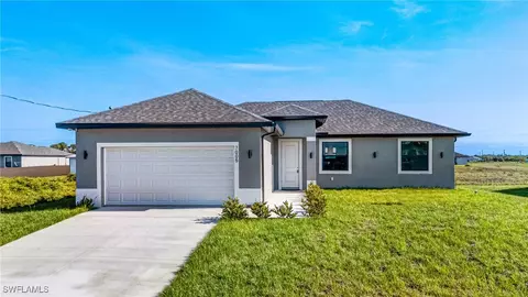 7005 Burma Cir, Labelle, FL 33935