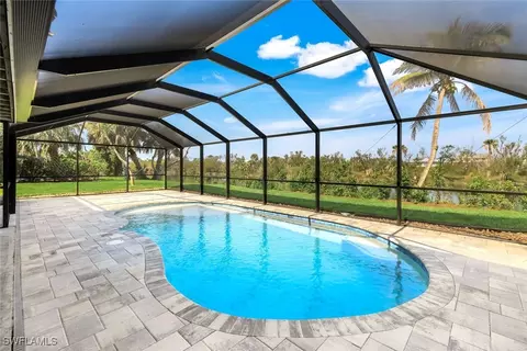 647 Rabbit Rd, Sanibel, FL 33957