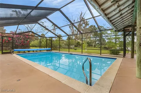 Exterior - 110 Hampton Ave, Labelle, FL 33935 photo 6 of 7