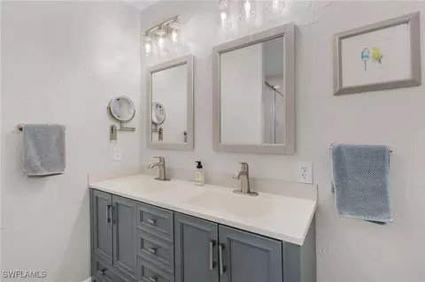 Bath - 110 Hampton Ave, Labelle, FL 33935 photo 2 of 4