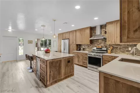 Kitchen - 110 Hampton Ave, Labelle, FL 33935 photo 2 of 4