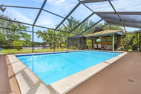 Exterior - 110 Hampton Ave, Labelle, FL 33935 photo 3 of 7