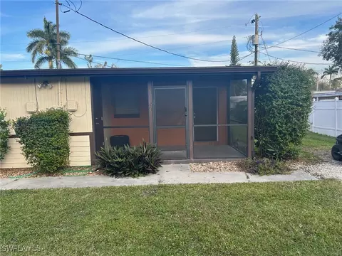 11081110 8th Way, North Fort Myers, FL 33903