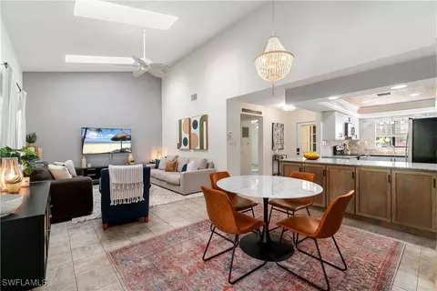 6040 Huntington Woods Dr #138-3, Naples, FL 34112