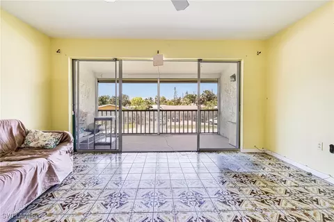 4900 Biscayne Dr #14, Naples, FL 34112