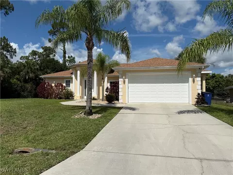 511 Hamilton Ave, Lehigh Acres, FL 33972