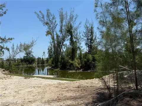 2208 NE 39th Ter, Cape Coral, FL 33909