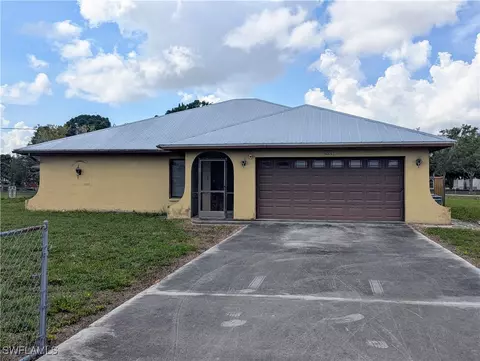 2990 Rustic Ln, North Fort Myers, FL 33917