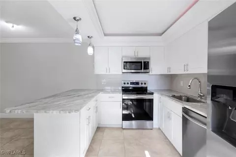 1501 Park Meadows Dr #3, Fort Myers, FL 33907