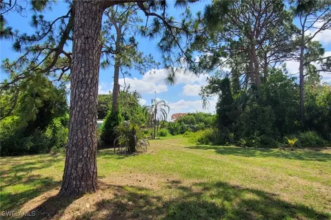 204 E Mariana Ave, North Fort Myers, FL 33917
