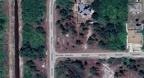 Eggelstom Ave, North Port, FL 34291