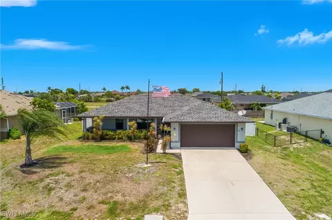 325 NE 24th Ter, Cape Coral, FL 33909