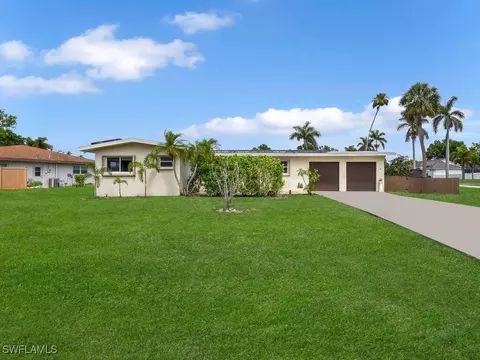 587 Sanford Dr, Fort Myers, FL 33919