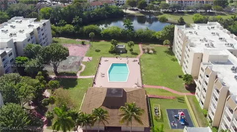 6930 Miami Gardens Dr #201, Hialeah, FL 33015