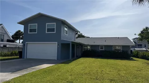 27261 Gasparilla Dr, Bonita Springs, FL 34135