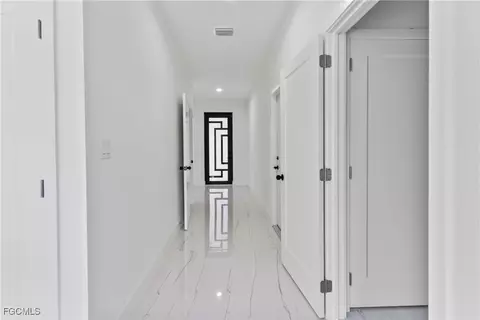 Entry Way - 6010 Acorn Cir, Labelle, FL 33935 photo 3 of 6