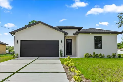 Exterior - 6010 Acorn Cir, Labelle, FL 33935 photo 1 of 6
