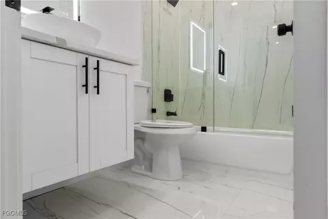 Bath - 6010 Acorn Cir, Labelle, FL 33935 photo 6 of 6