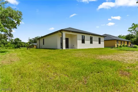 Exterior - 6010 Acorn Cir, Labelle, FL 33935 photo 5 of 6