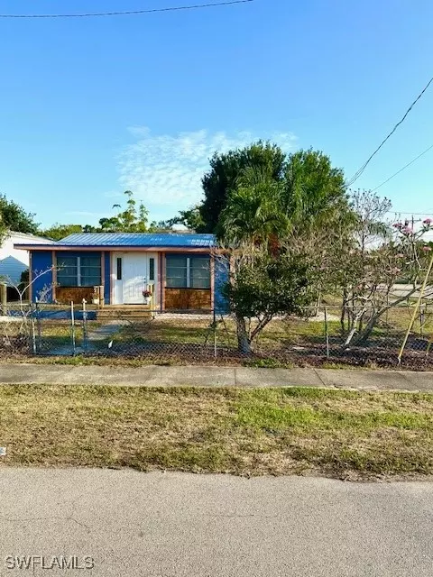 261 Redlin St, North Fort Myers, FL 33903