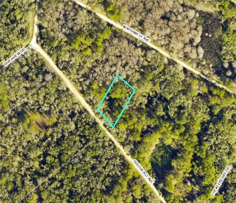 7398 Southeast Ave, Webster, FL 33597 photo 2