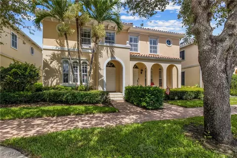 6230 Towncenter Cir, Naples, FL 34119