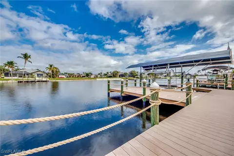 2703 SW 43rd Ter, Cape Coral, FL 33914