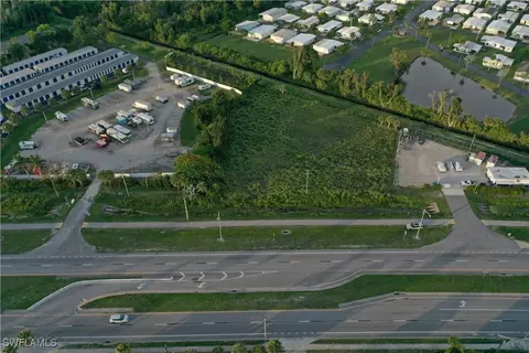 2536 N Tamiami Trl, North Fort Myers, FL 33903