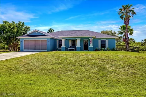 6104 Holt Ct, Fort Myers, FL 33905