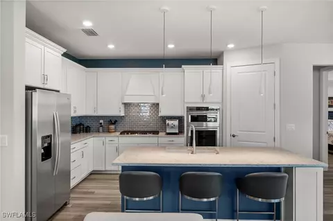 Kitchen - 42243 Edgewater Dr, Punta Gorda, FL 33982 photo 4 of 4