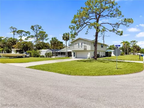 3704 Blue Heron Dr, Fort Myers, FL 33908