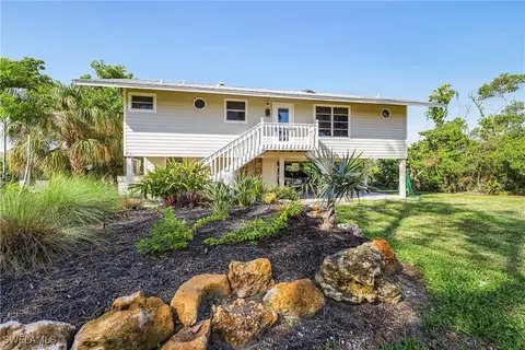 3659 Schooner Ln, Saint James City, FL 33956