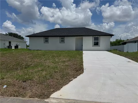 2902 27th St SW, Lehigh Acres, FL 33976